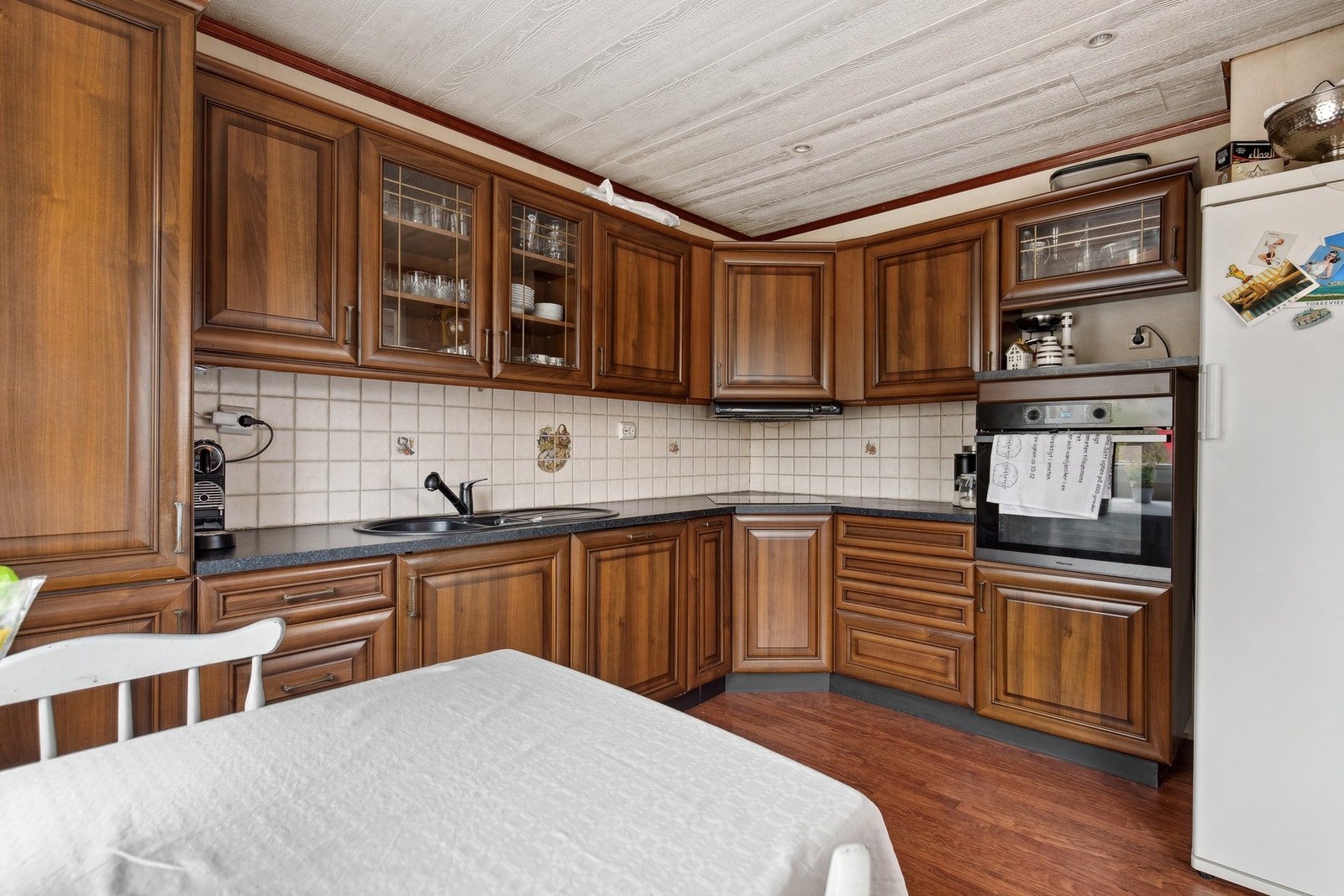 Kjøkken, innredning m/over og underskap Galleribilde