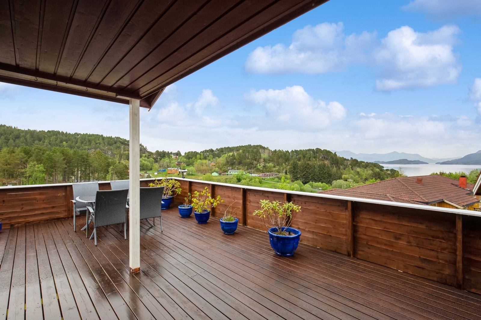 Verandaen er av god størrelse Galleribilde