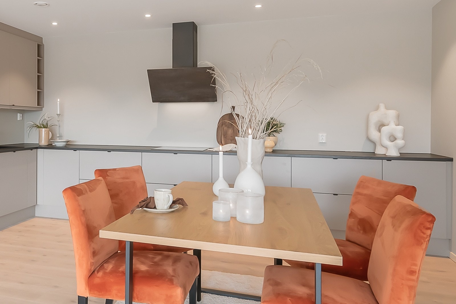 God plass til spiseplass ved kjøkkenet Galleribilde