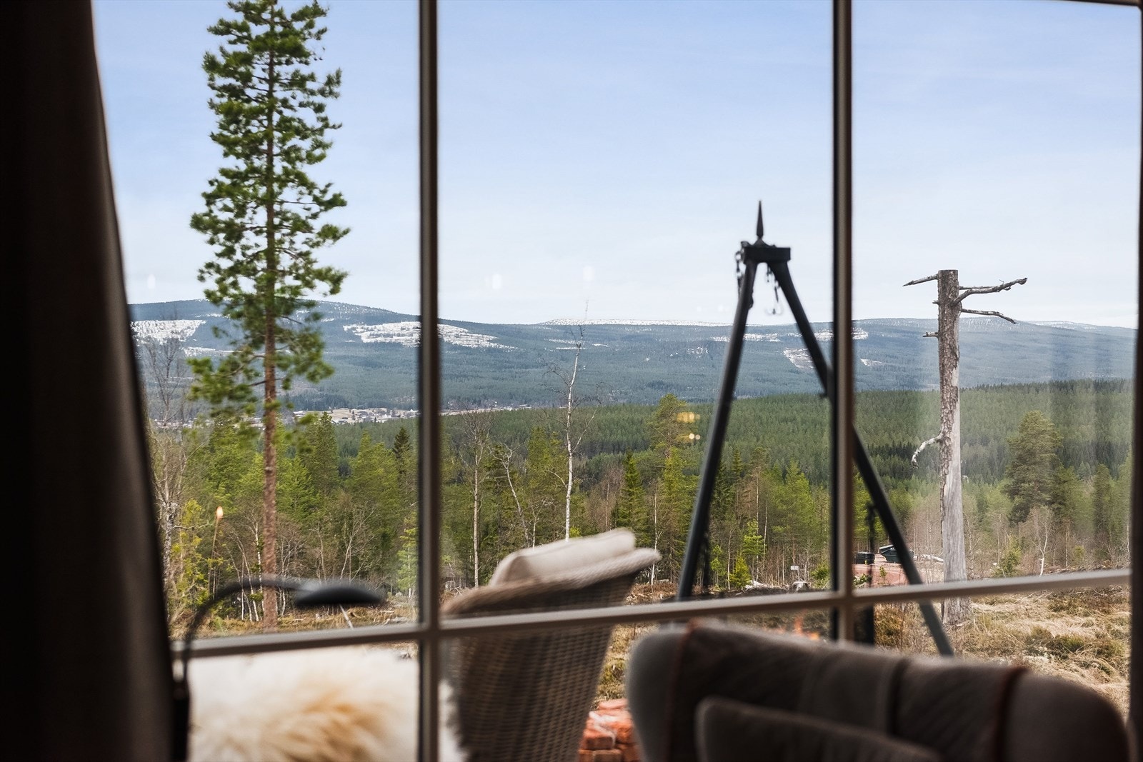 Hytta ligger 578 moh. i flotte og naturskjønne omgivelser i fantastiske Fulufjellet, med helårs tur- og friluftsmuligheter omtrent rett utenfor døra. Galleribilde