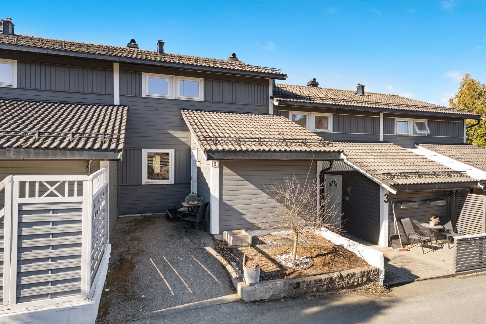 Inngangsparti. Galleribilde