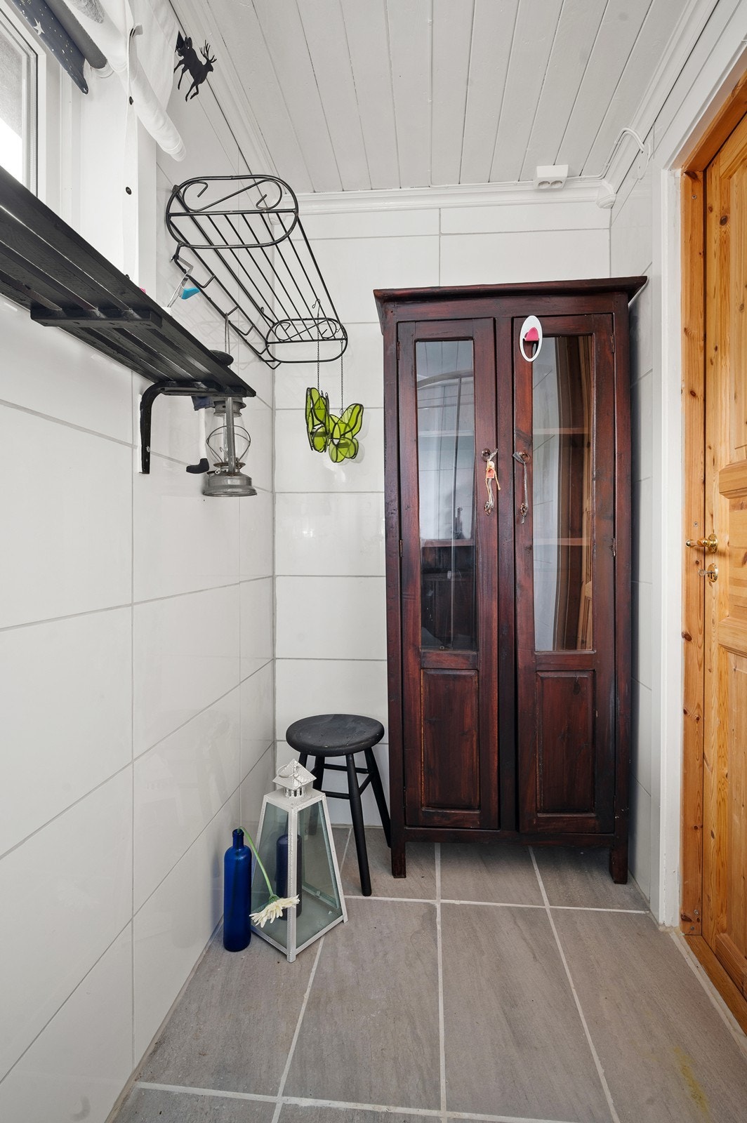 Det er elektriske varmekabler i gulv Galleribilde