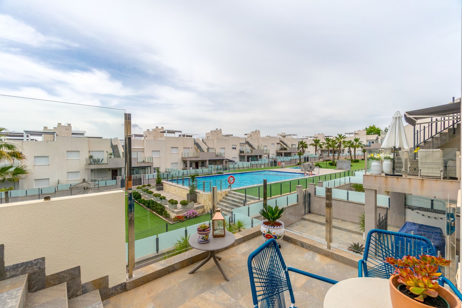 Utsikt fra terasse på etage nivå. Galleribilde