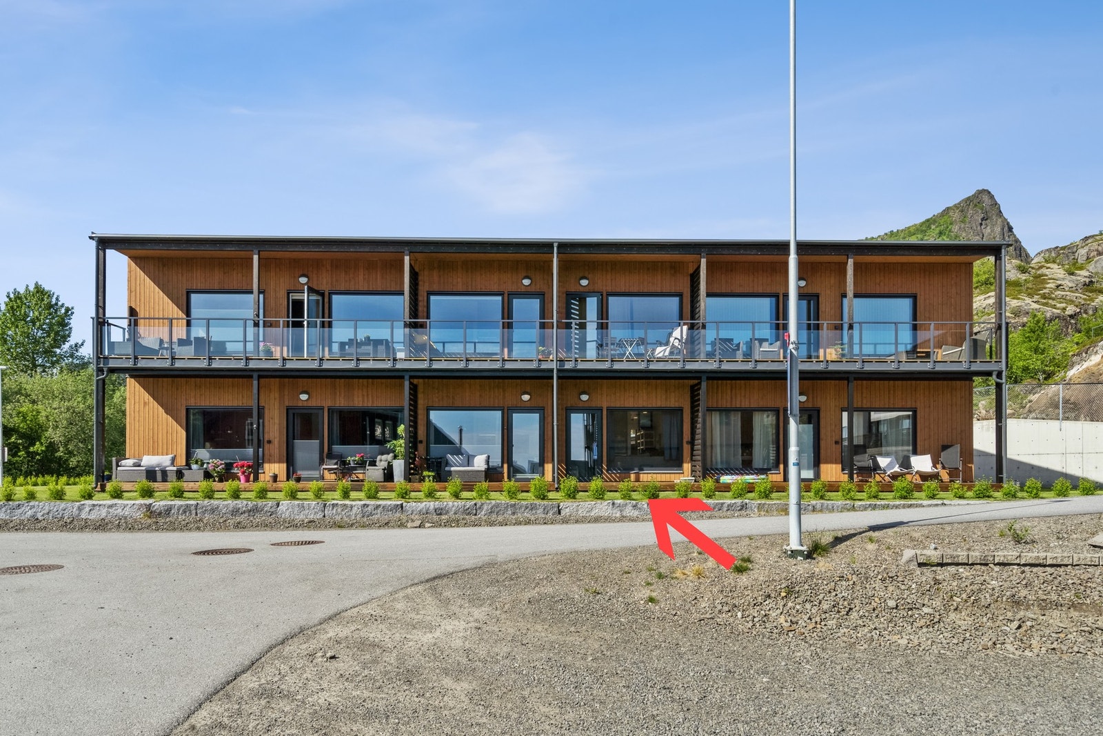 Her bor man i nyetablerte, rolige og naturskjønne omgivelser, med korte avstander til både sjø og mark. Galleribilde
