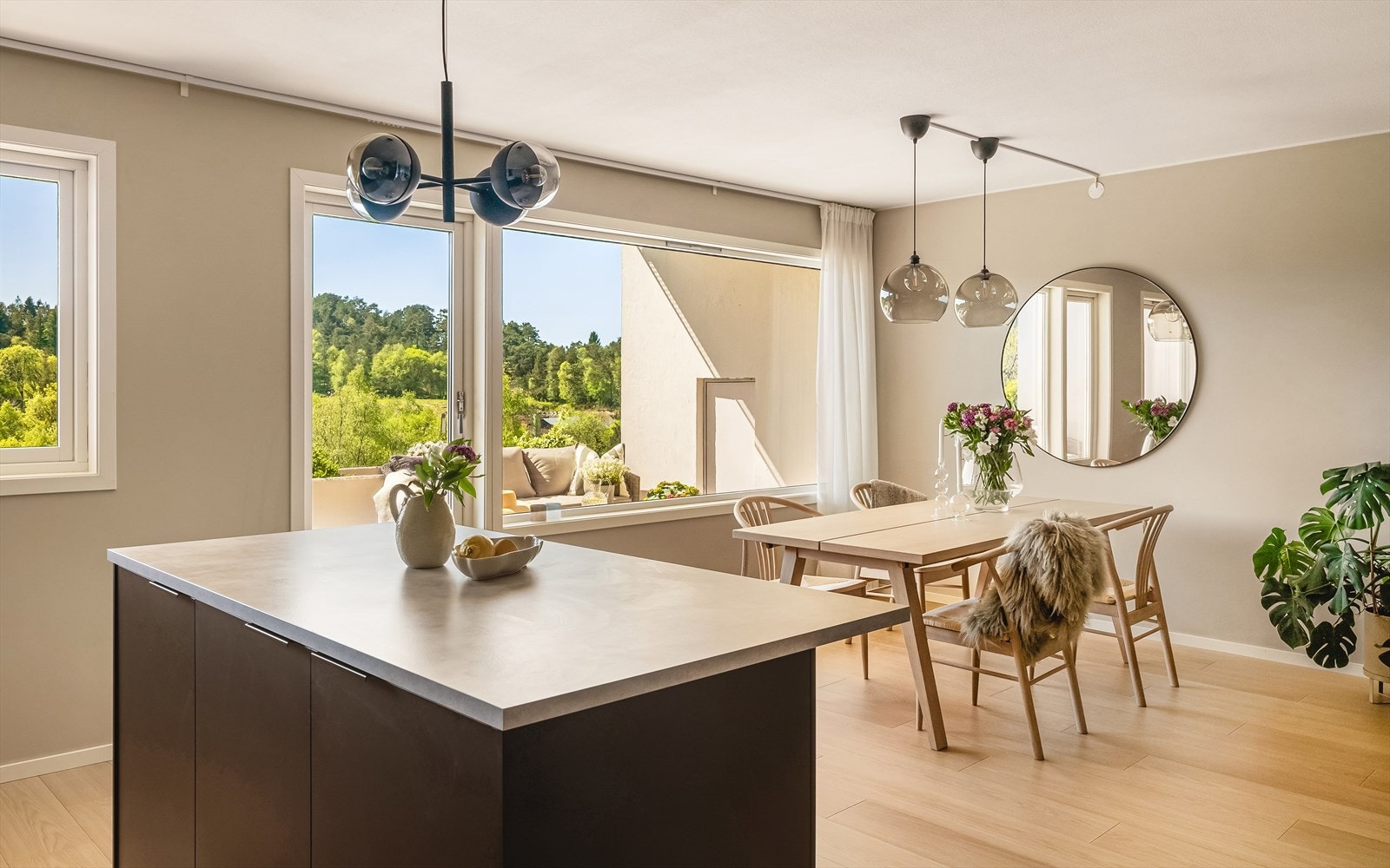 Tidsriktige farge- og materialvalg. Galleribilde