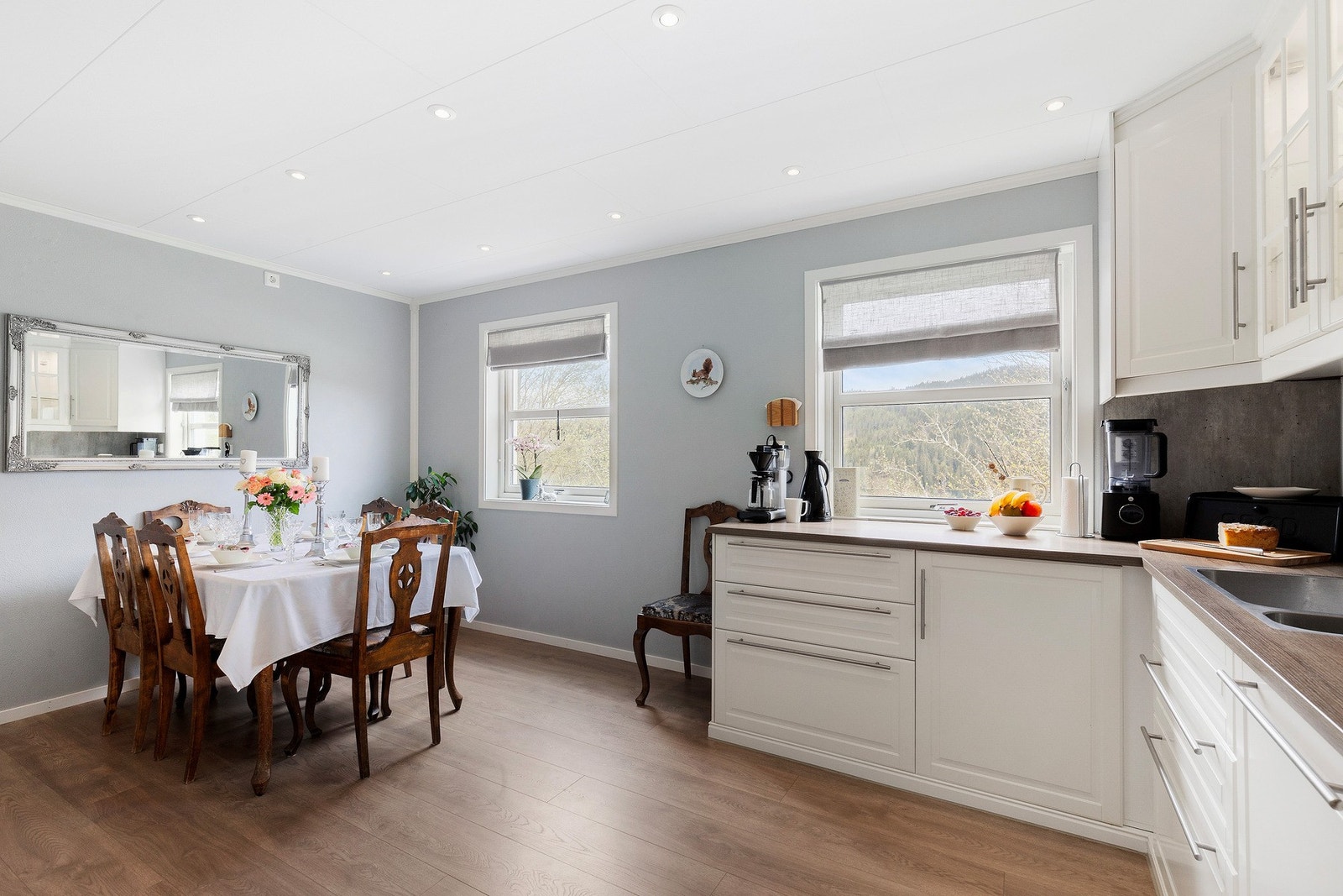 Passende plass til spisebord. Galleribilde