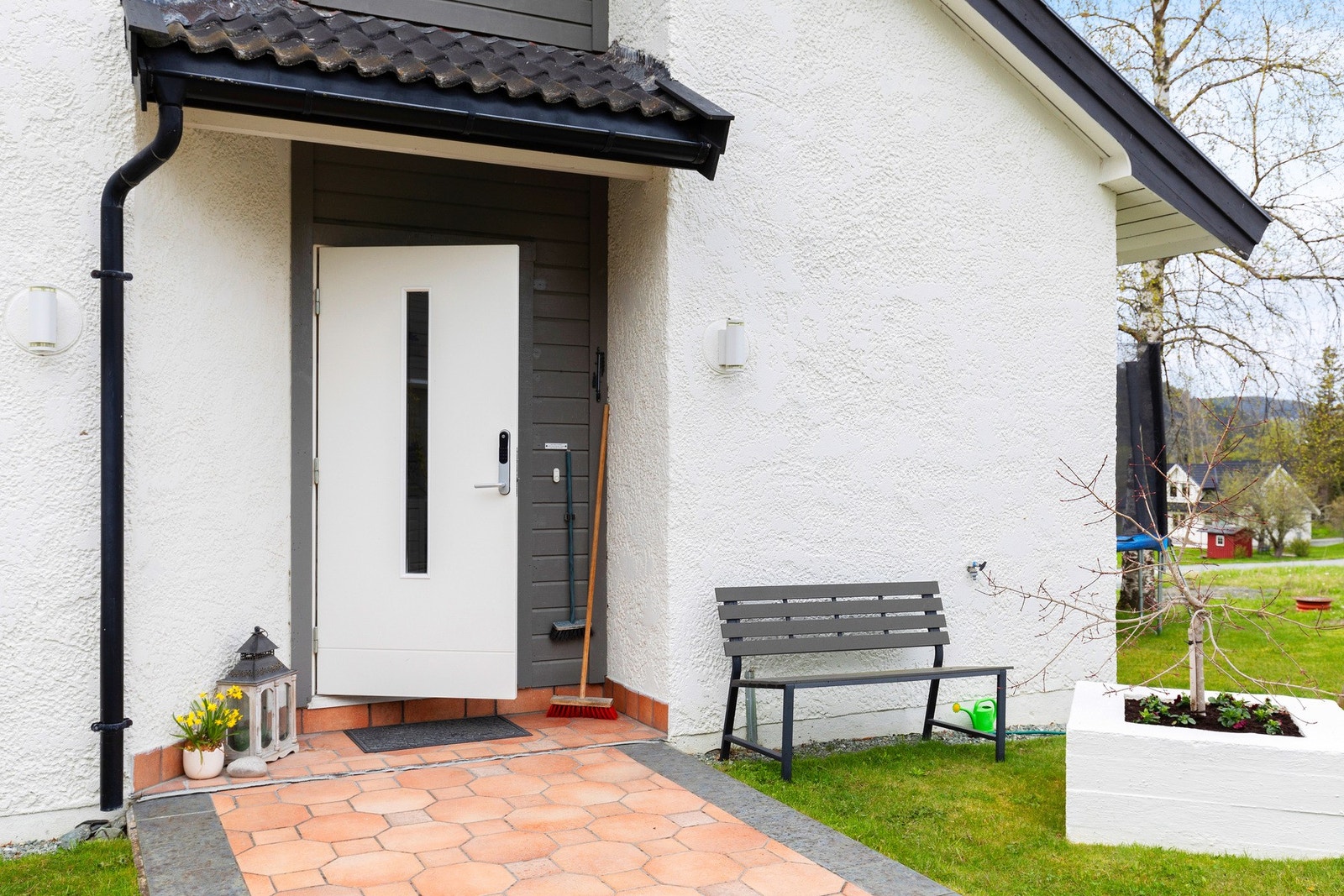 Flislagt inngangsparti Galleribilde