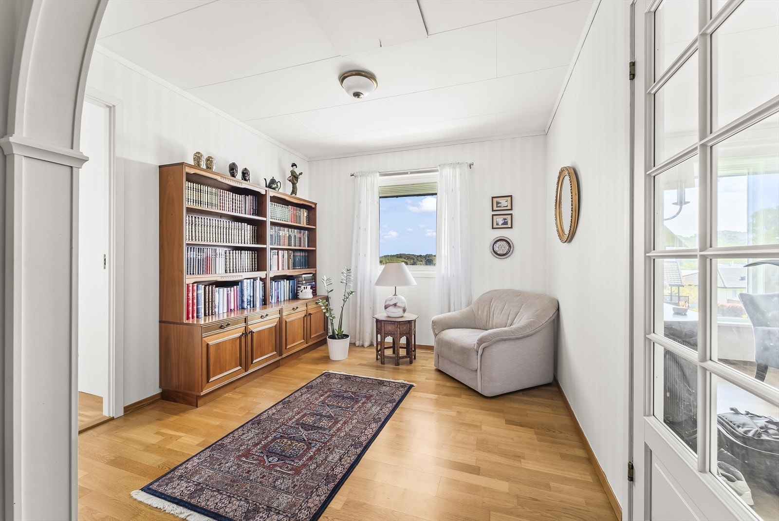 Mellomgang med avslapningsplass. Galleribilde