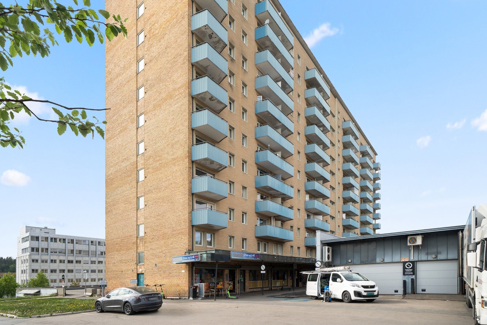 Boligen ligger i byggets 3. etasje med heisadkomst. Galleribilde