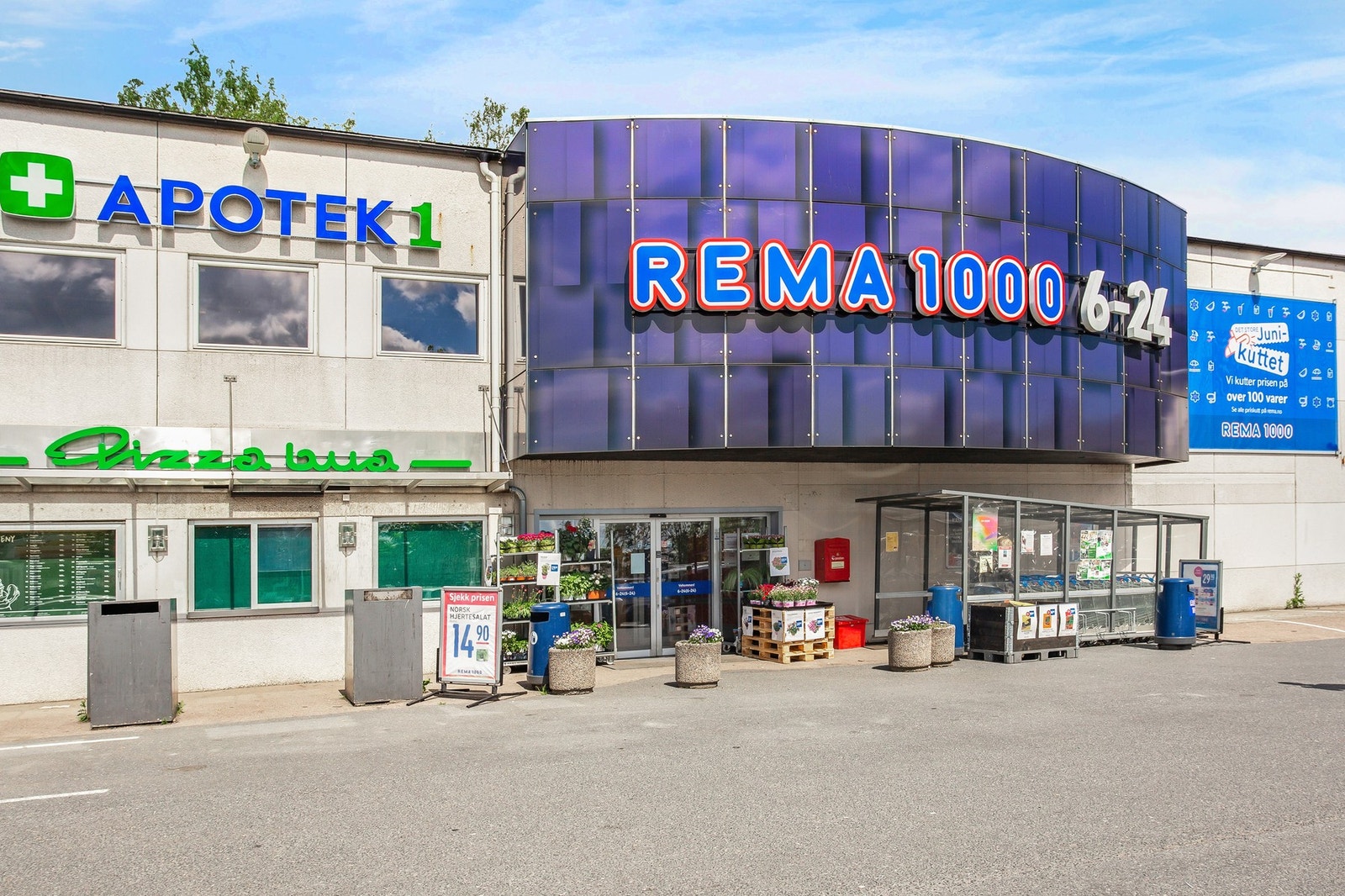 I området er det videre kort vei til andre dagligvarebutikker, slik som REMA 1000. Galleribilde