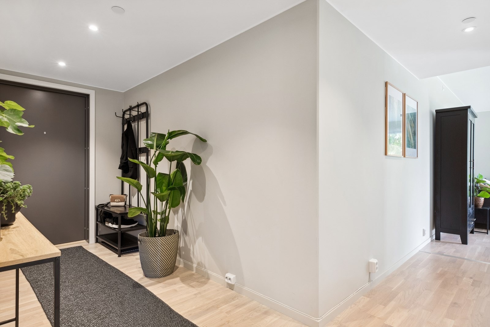 Romslig og praktisk inngangsparti. Velkommen inn! Galleribilde