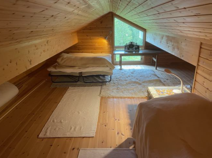 Hems -har ikke målbart areal. Gulvareal er 42 kvm. Galleribilde