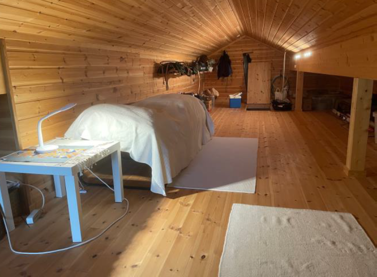 Hems har ikke målbart areal. Gulvareal er 42 kvm. Galleribilde