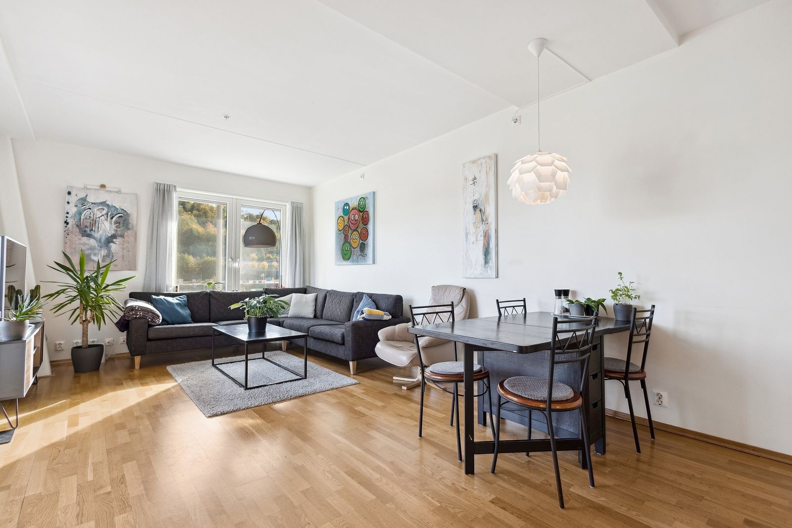 Innbydende stur med gode møbleringsmuligheter Galleribilde