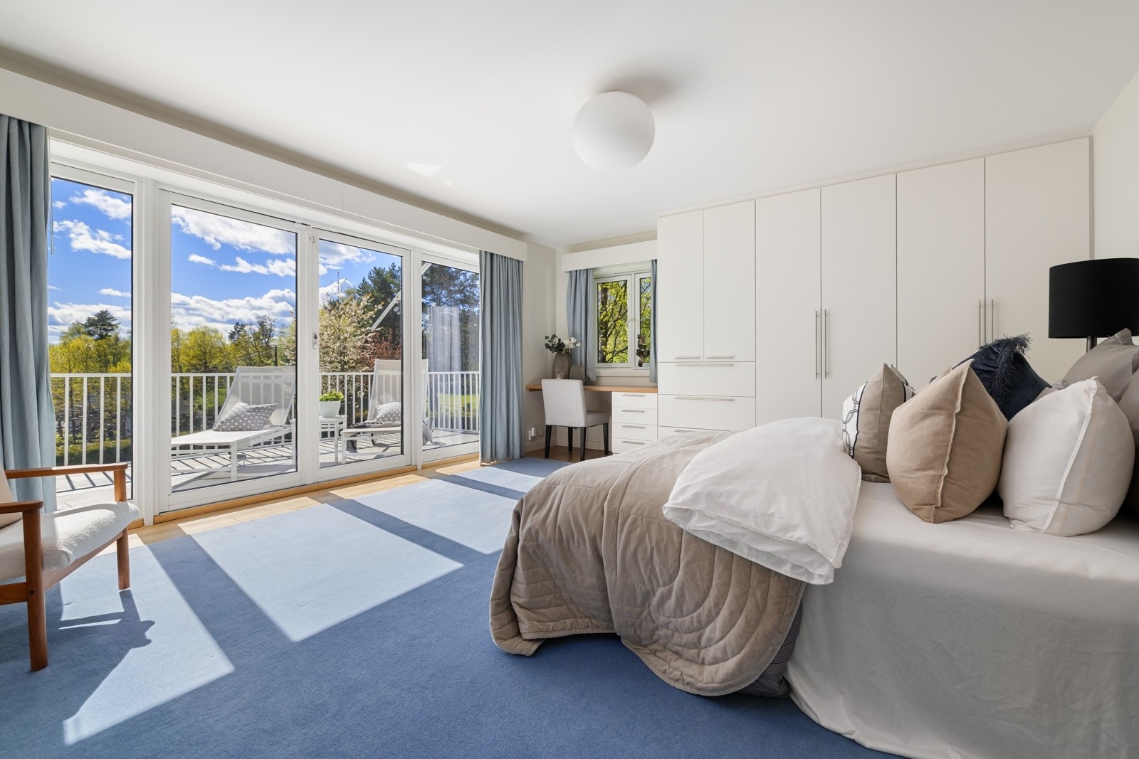 Soverom 5 med utgang til terrasse Galleribilde