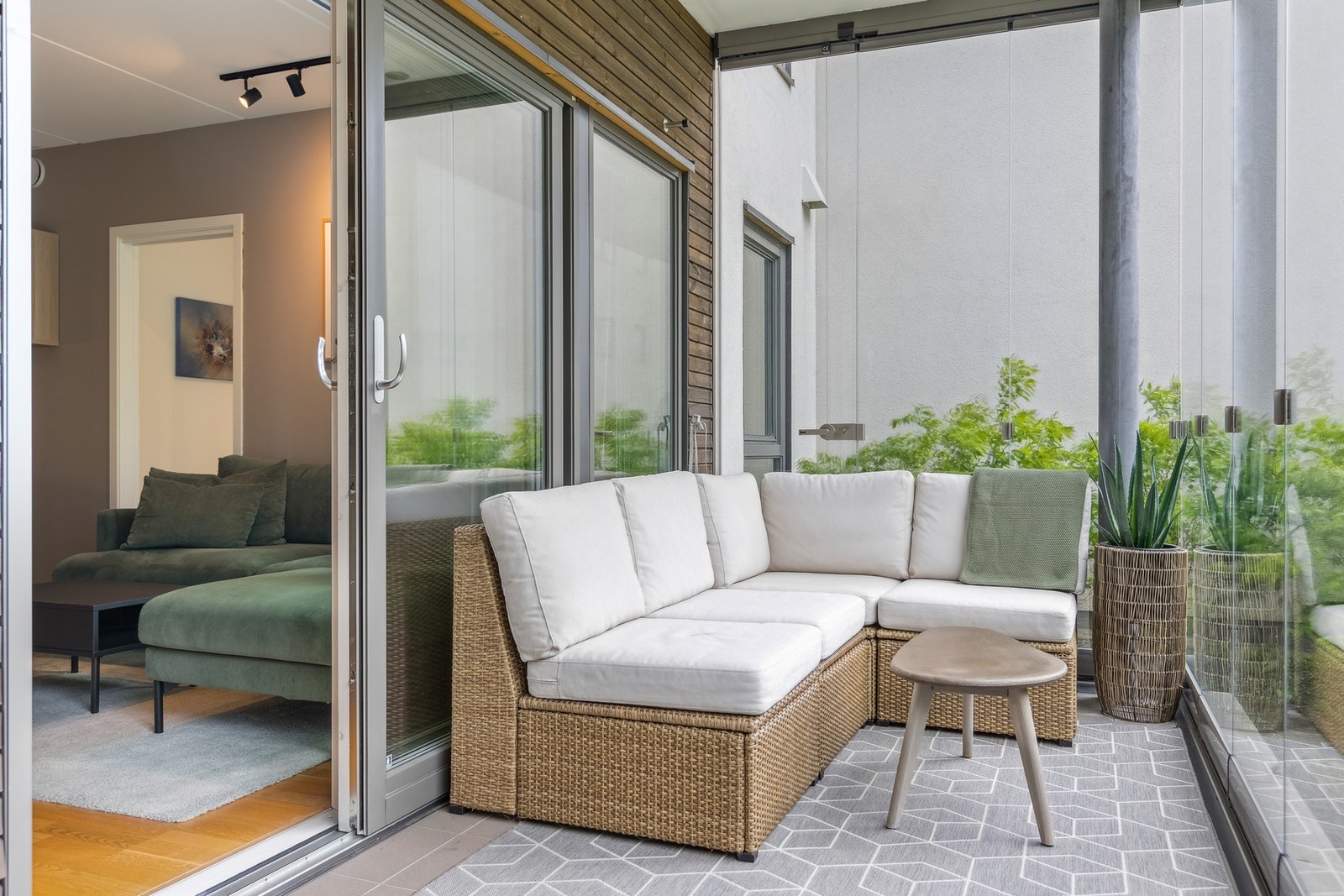 Innglasset balkong som måler 12 kvm. Galleribilde