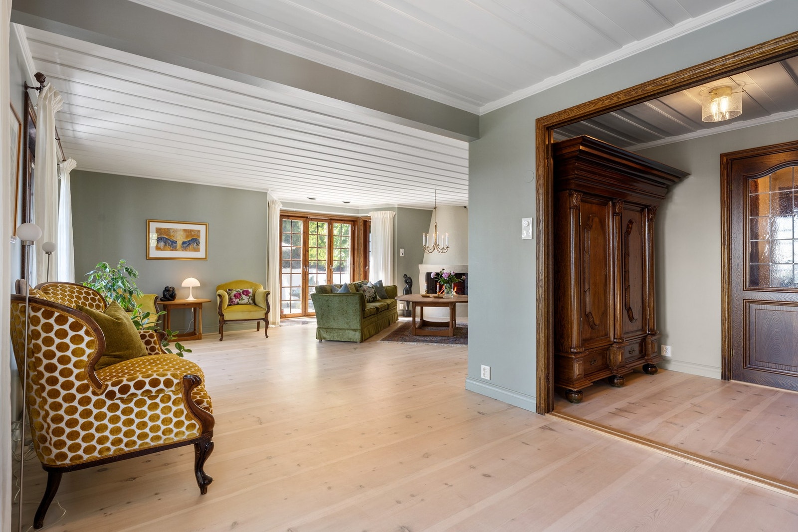 Hele boligen er gjennomført med høy kvalitet i materialvalgene. Galleribilde