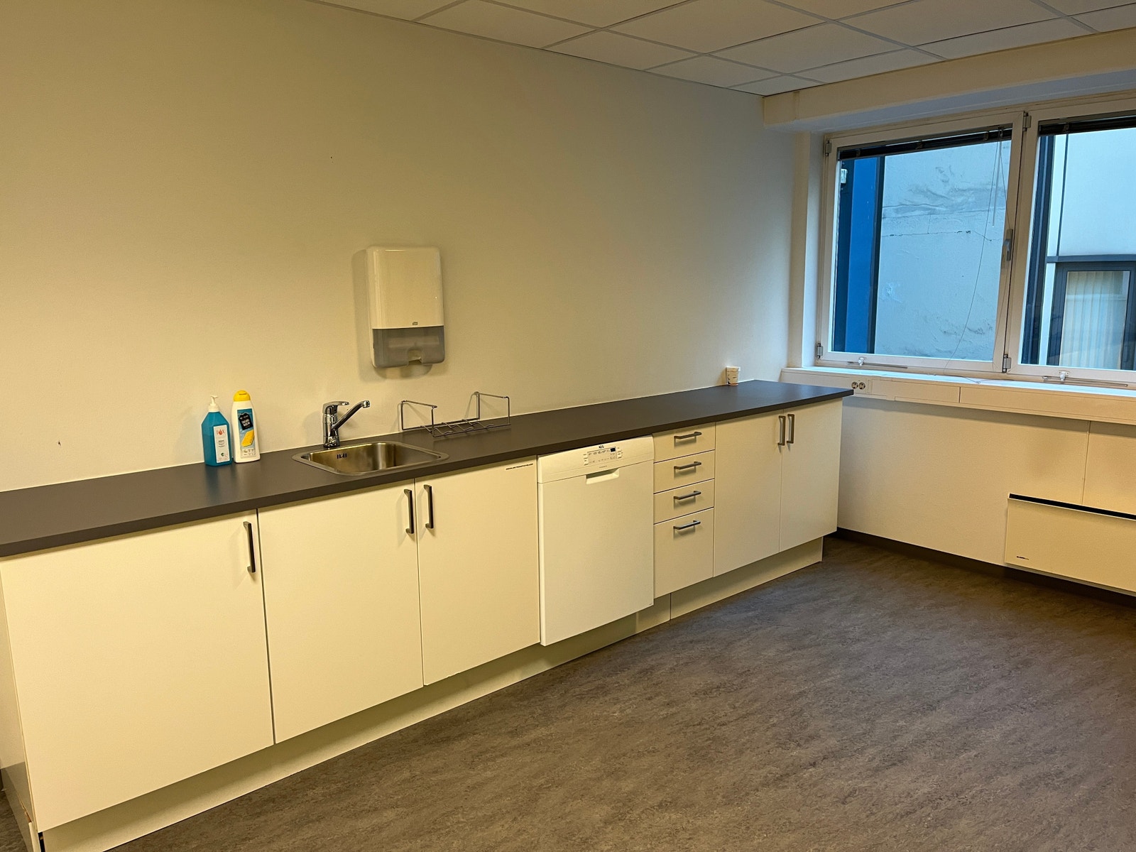 Pauserom med kjøkken Galleribilde