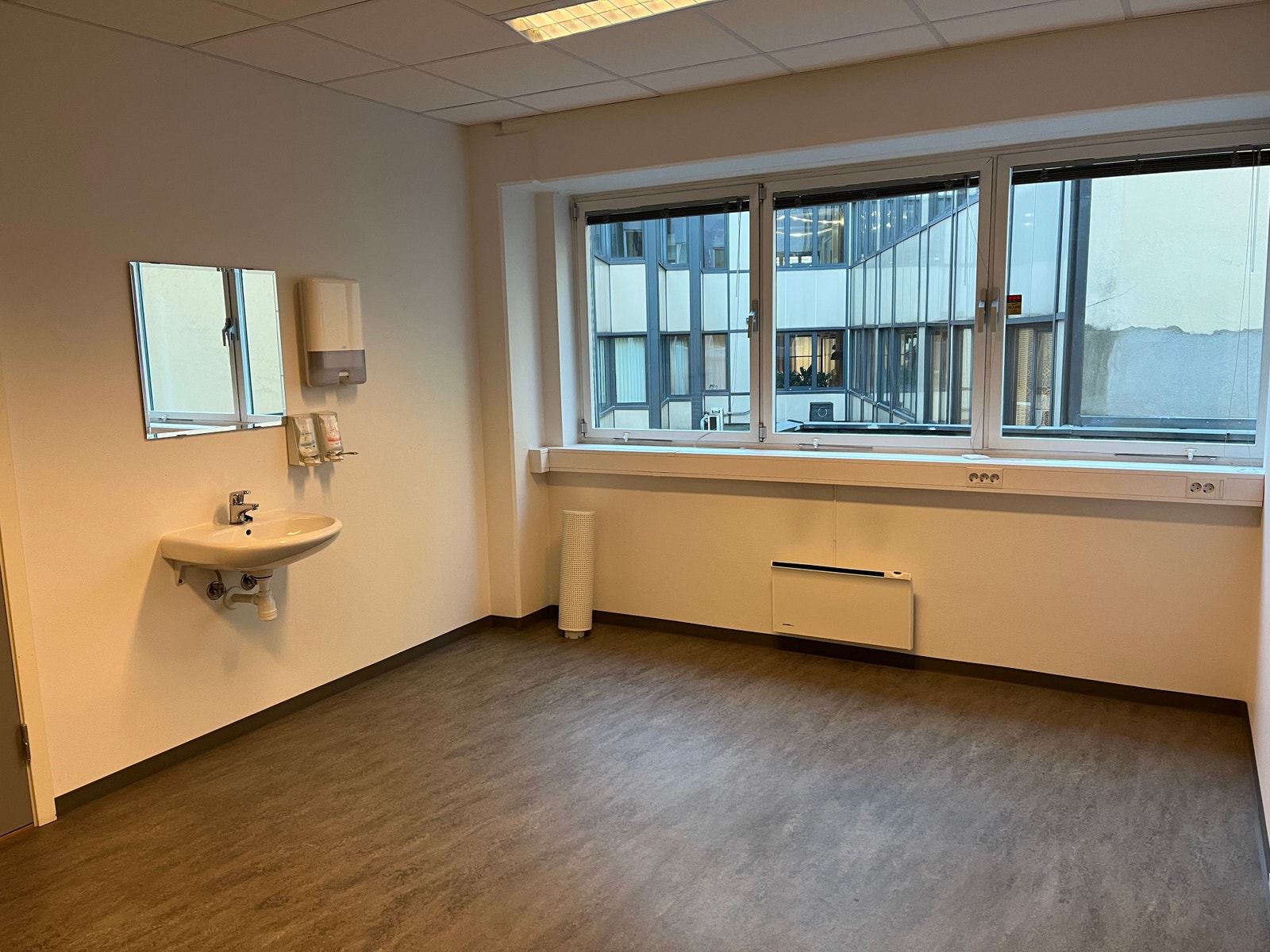 Det er 5-6 behandlingsrom totalt Galleribilde