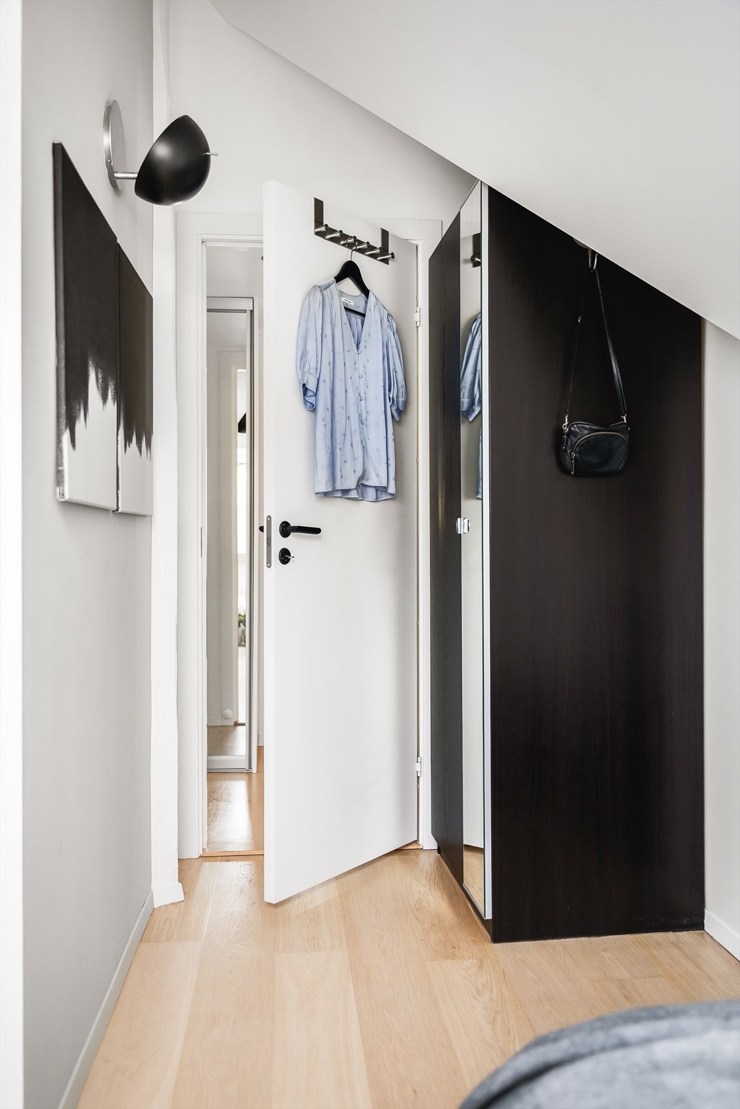 Dette rommet har også godt med oppbevaringsplass. Galleribilde