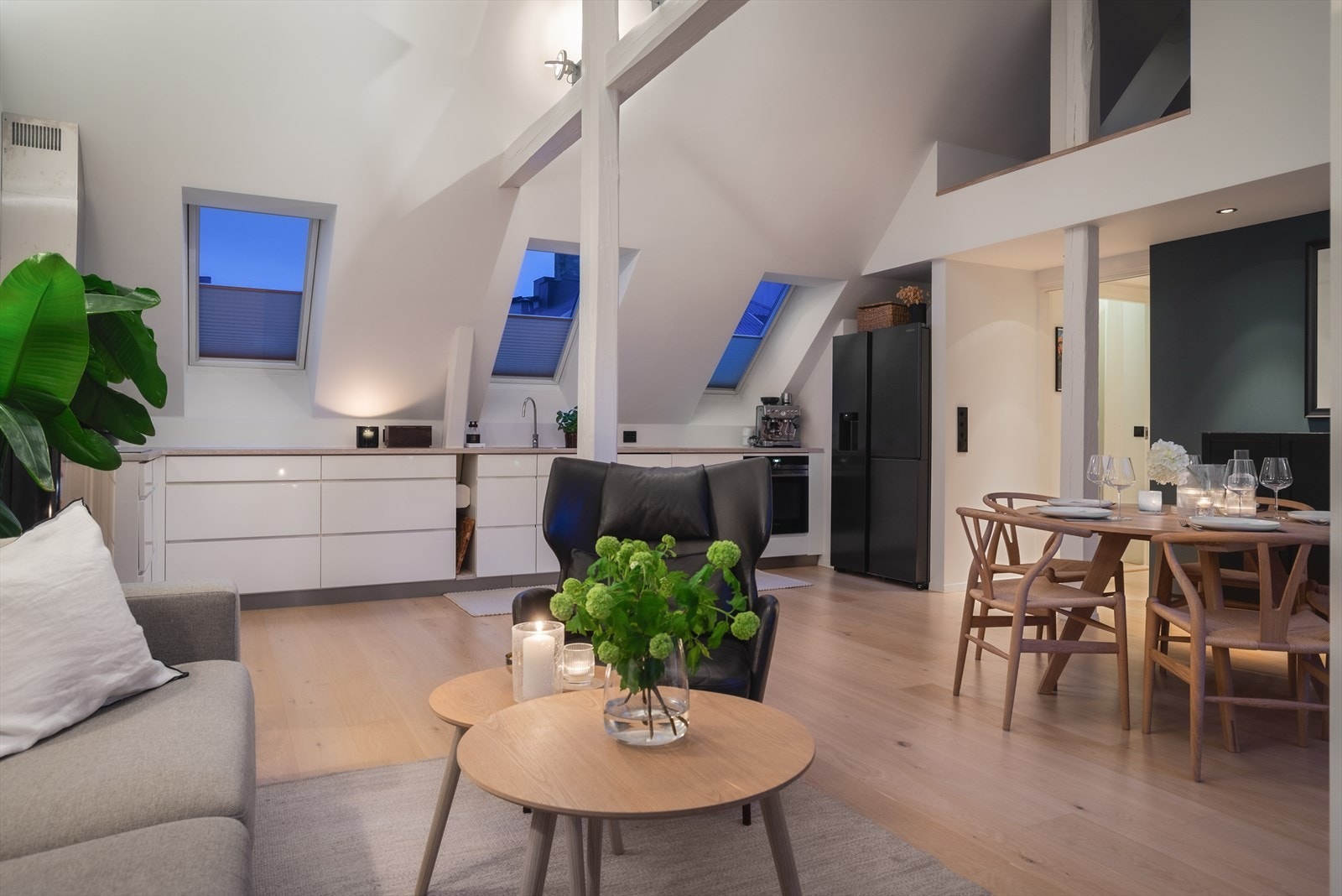 Leiligheten ligger flott til på toppen, så og si usjenert for innsyn. Galleribilde