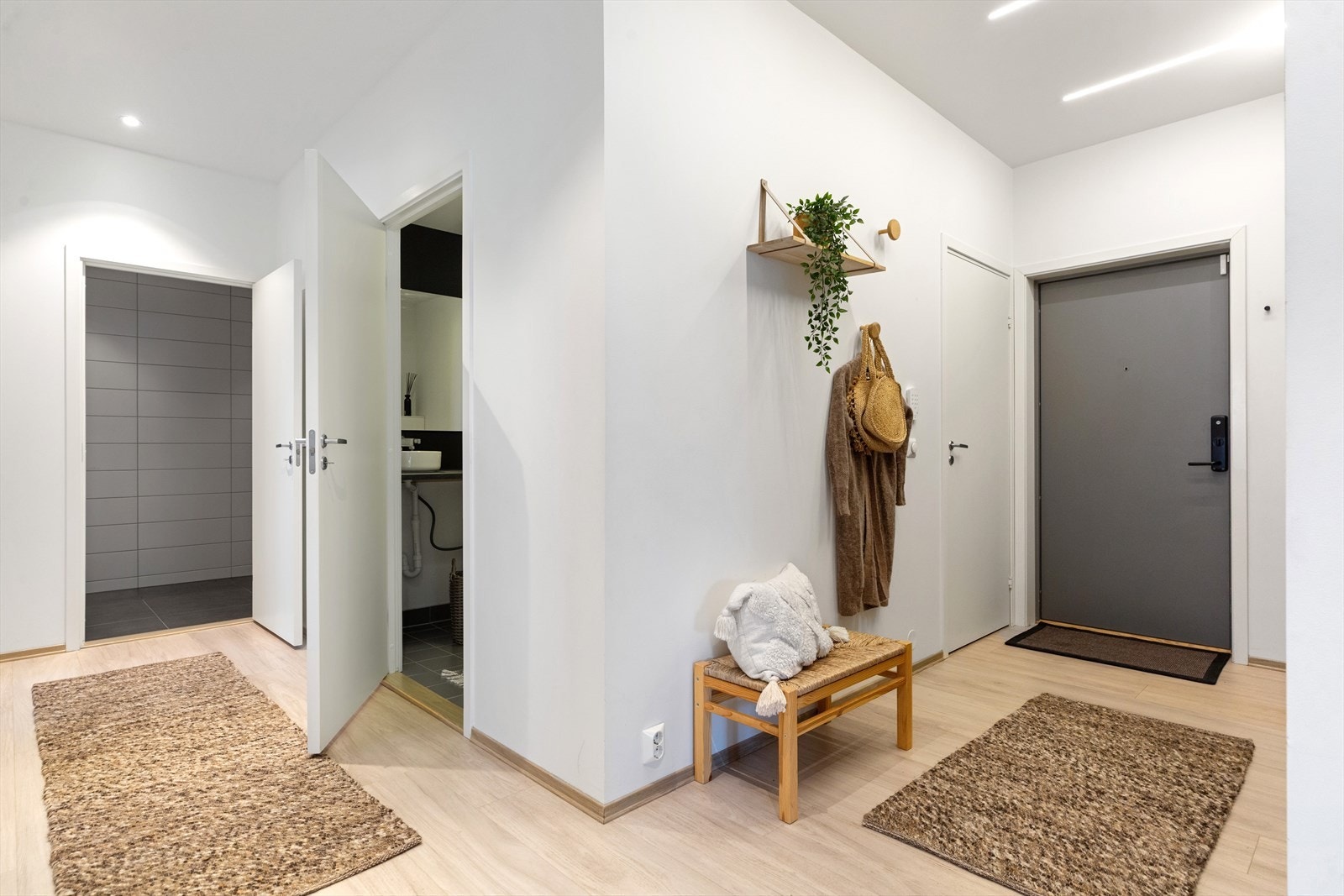 Leiligheten har takhøyde på 3,10 meter og det er balansert ventilasjon med varmegjenvinning. Galleribilde