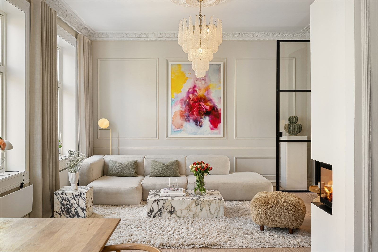 De store vindusflatene sørger for rikelig av naturlig lysinnslipp Galleribilde