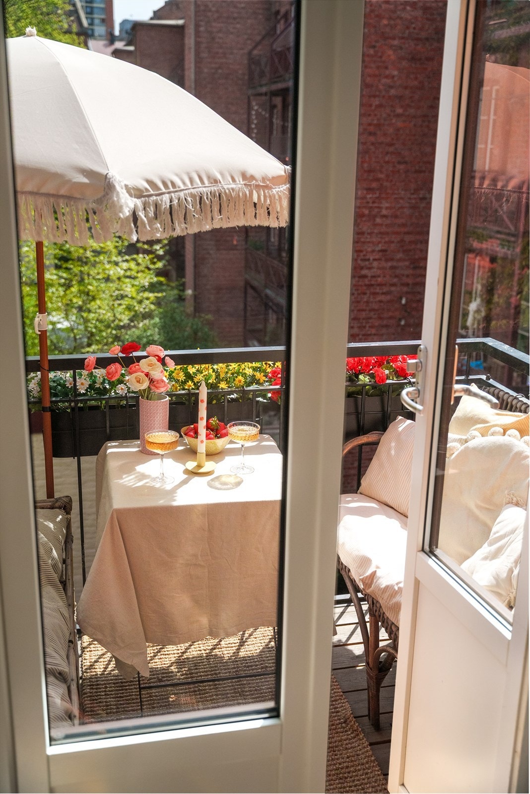 Utgang til balkong fra soverom Galleribilde