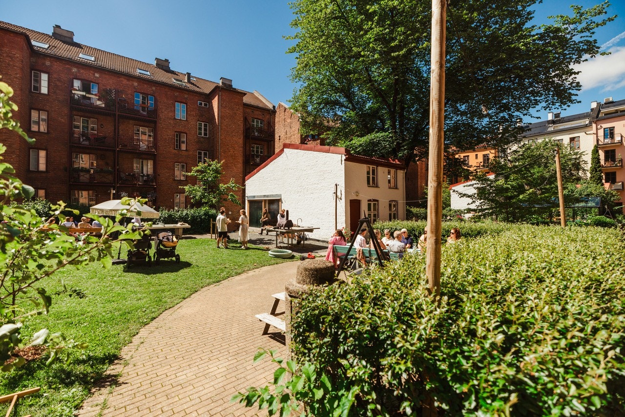 Meget hyggelig og pent opparbeidet bakgård Galleribilde