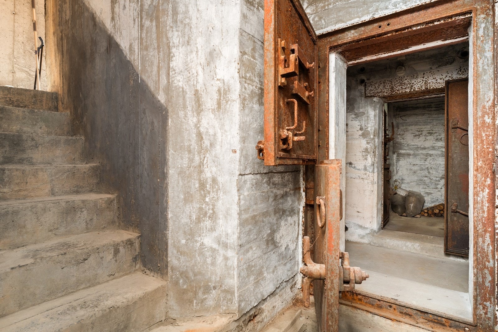 I kjelleren finner du et sjeldent rom i en bolig, nemlig en bunkers. Galleribilde