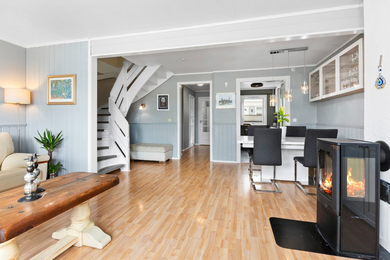 PrivatMegleren ved, Pernille Sollie Hoff, ønsker deg varmt velkommen til Knuten 12! Galleribilde