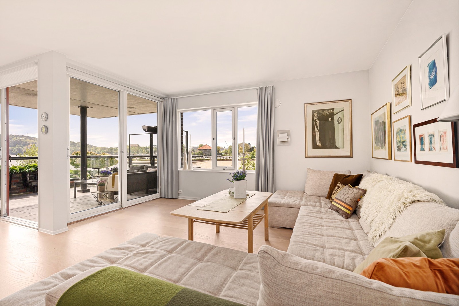 God plass til mange Galleribilde