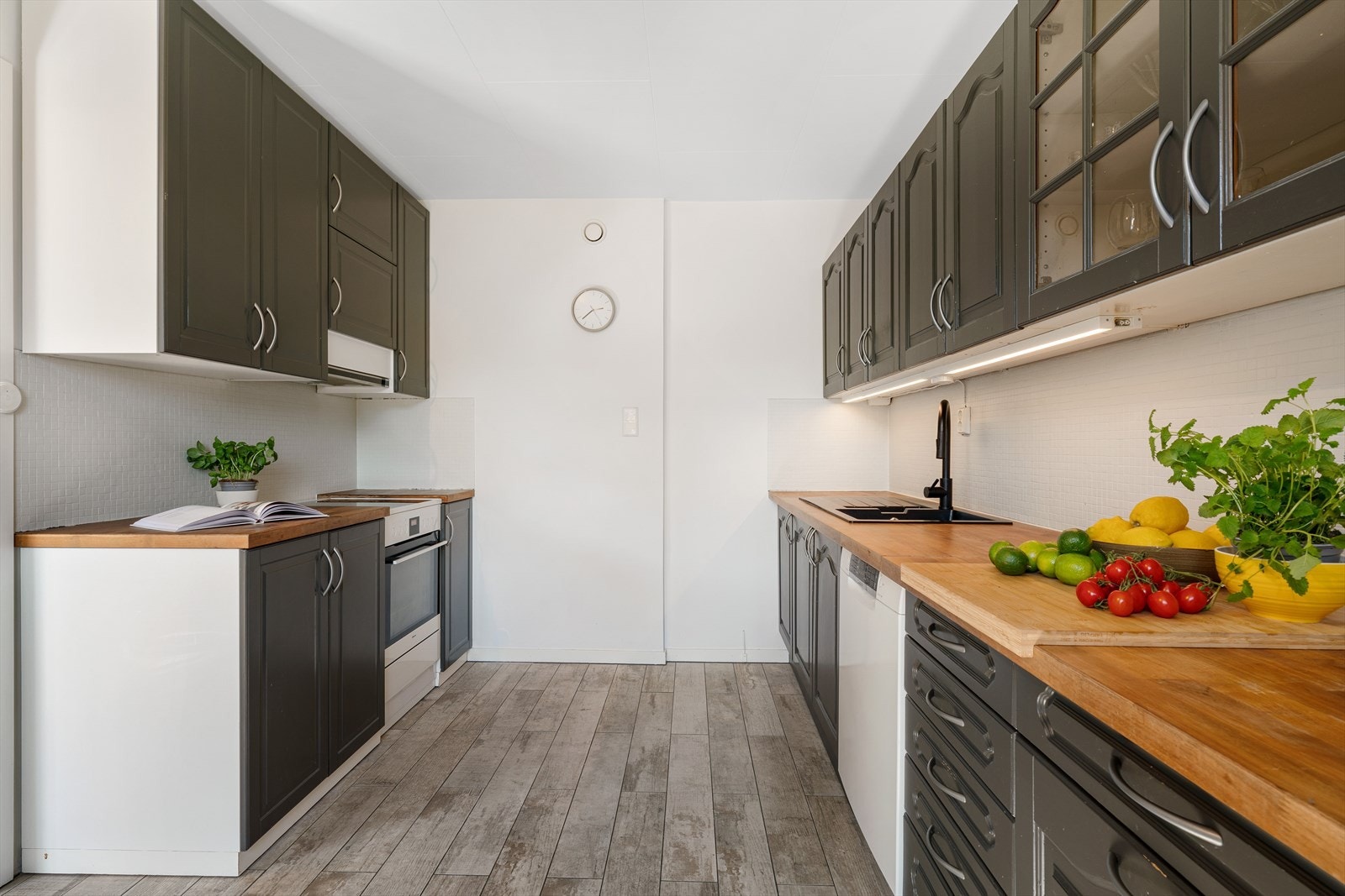 - Ny eier får gleden av medfølgende hvitevarer på kjøkkenet- Galleribilde