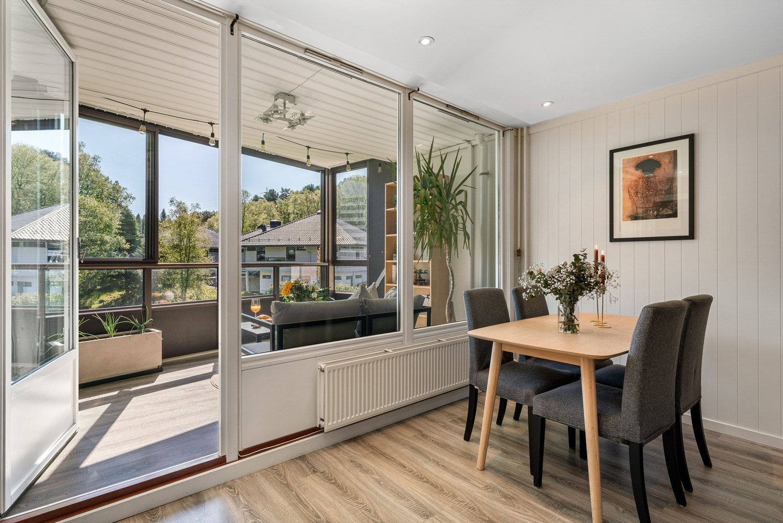 - Mye inkludert i felleskostnadene, bla. varmtvann, sentralvarme og tv/internett mm. - Galleribilde