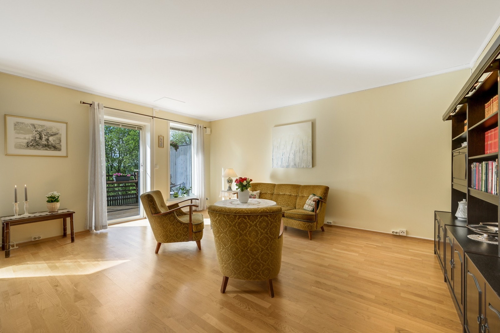 Vi fortsetter på innsiden og med noen flere bilder av stua Galleribilde