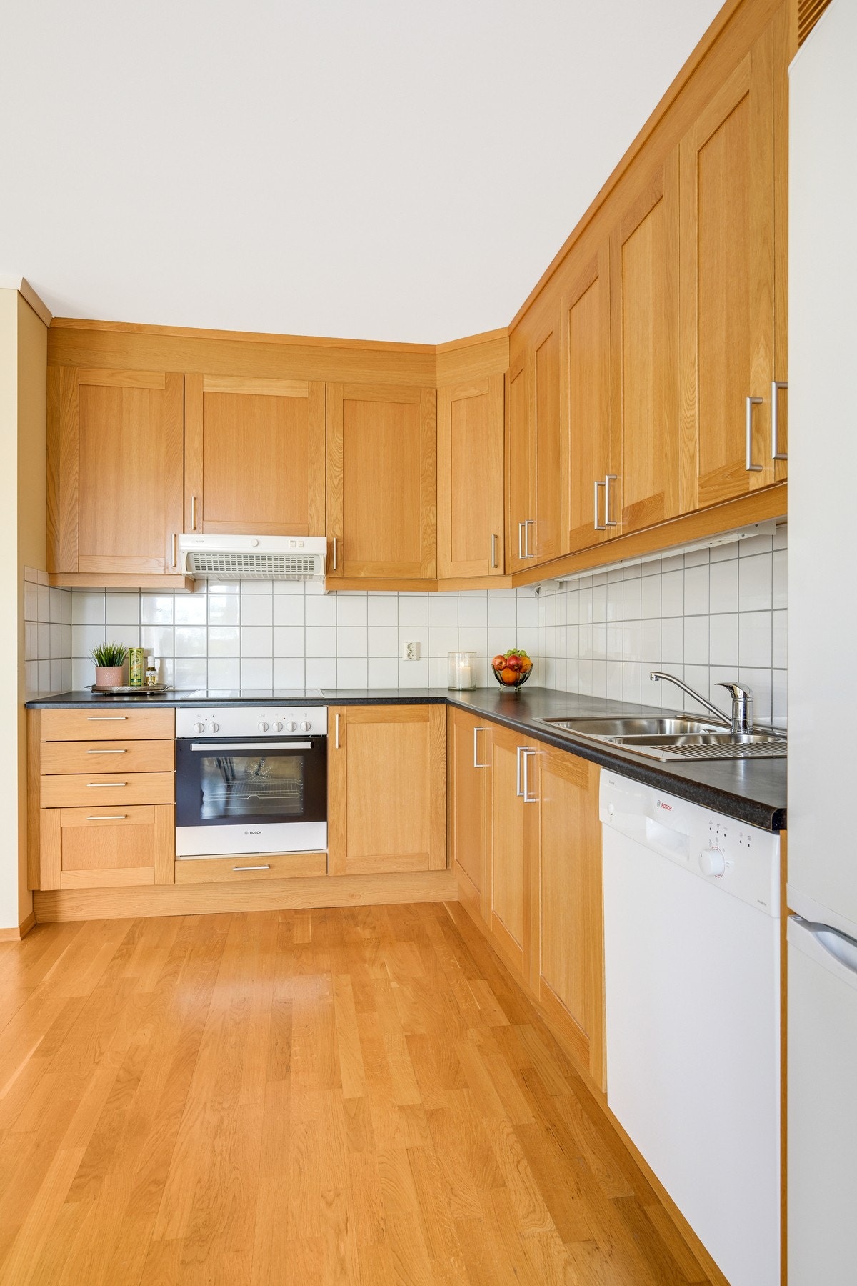 Hvitevarene på kjøkkenet medfølger Galleribilde