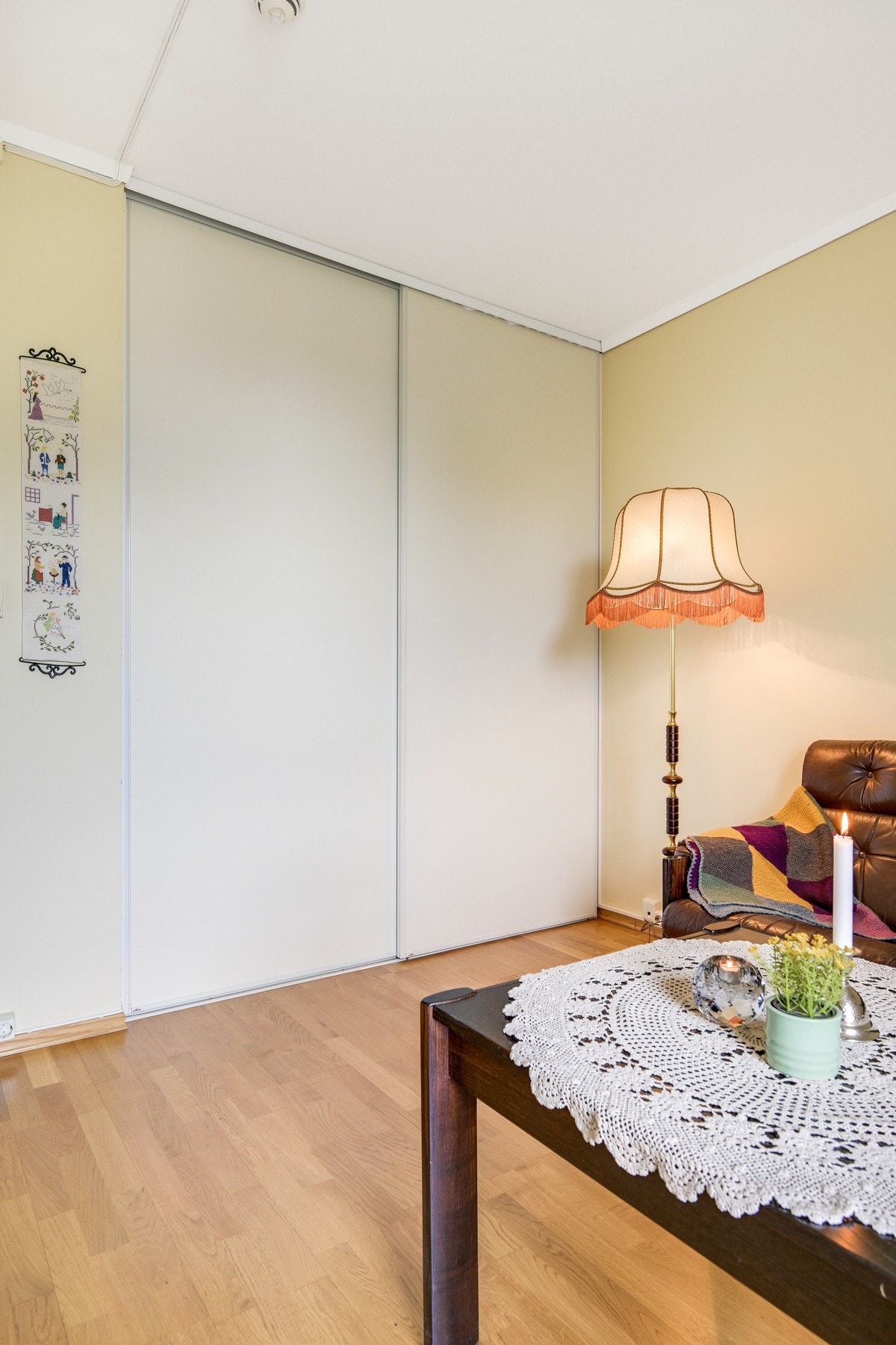 Dette soverommet har også walk in garderobe Galleribilde