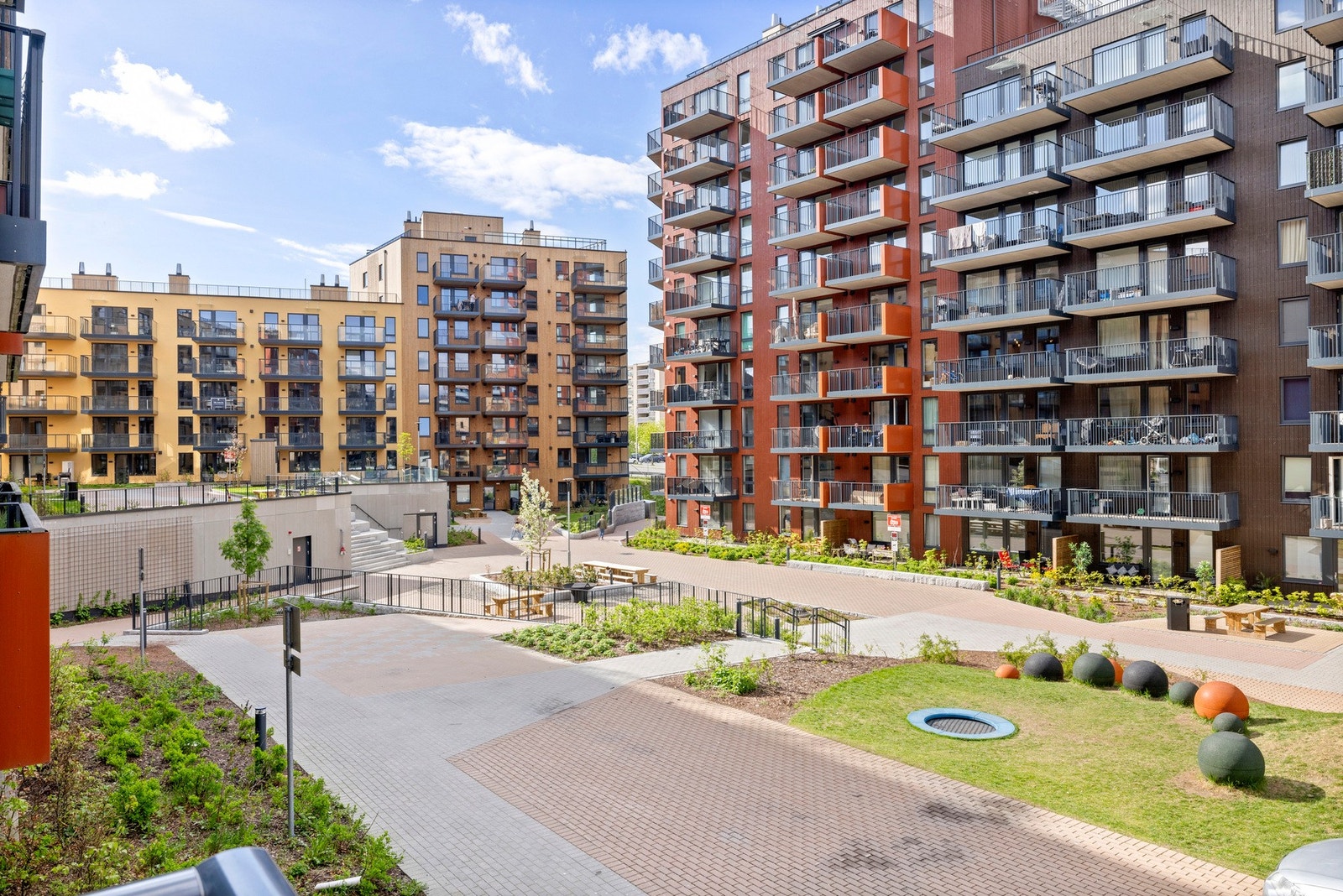 Hele leiligheten vender inn mot indre gårdsrom. Galleribilde