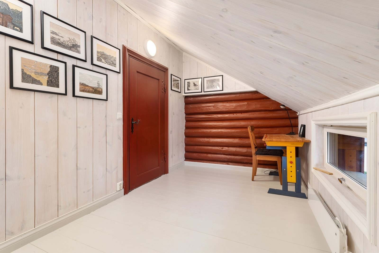 Rom innredet som soverom/kontor Galleribilde