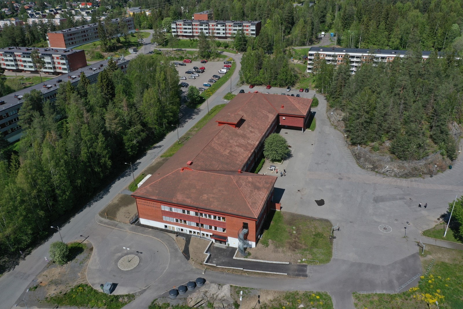 Gangavstand til barneskole samt flere barnehager. Ungdomsskole på Hammer. Galleribilde