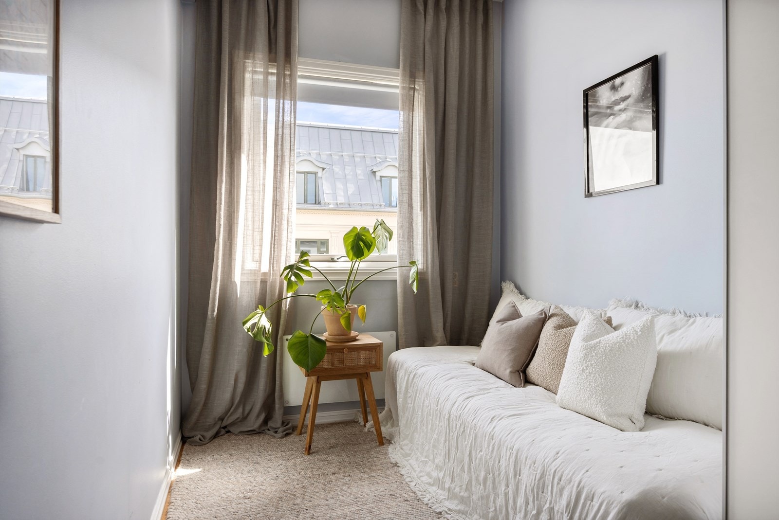 Rommet vender mot Thomas Heftyes gate. Galleribilde