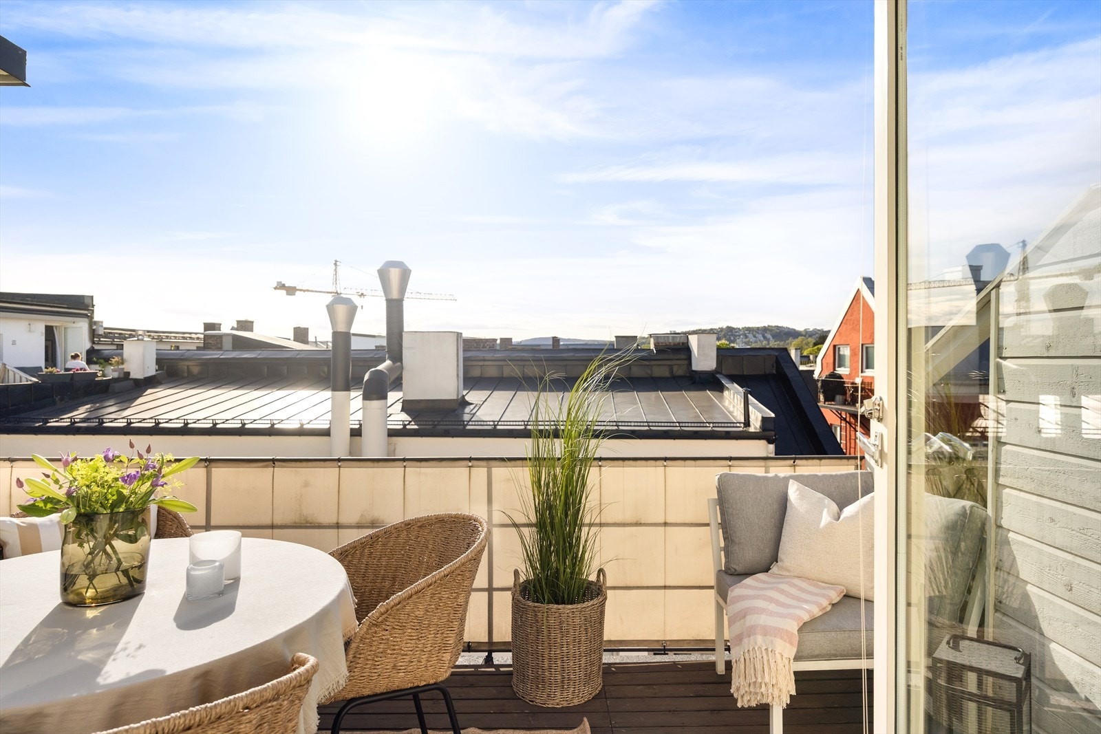 Fra kjøkkenet er det utgang til balkong nummer 2 på 9 kvm. Galleribilde