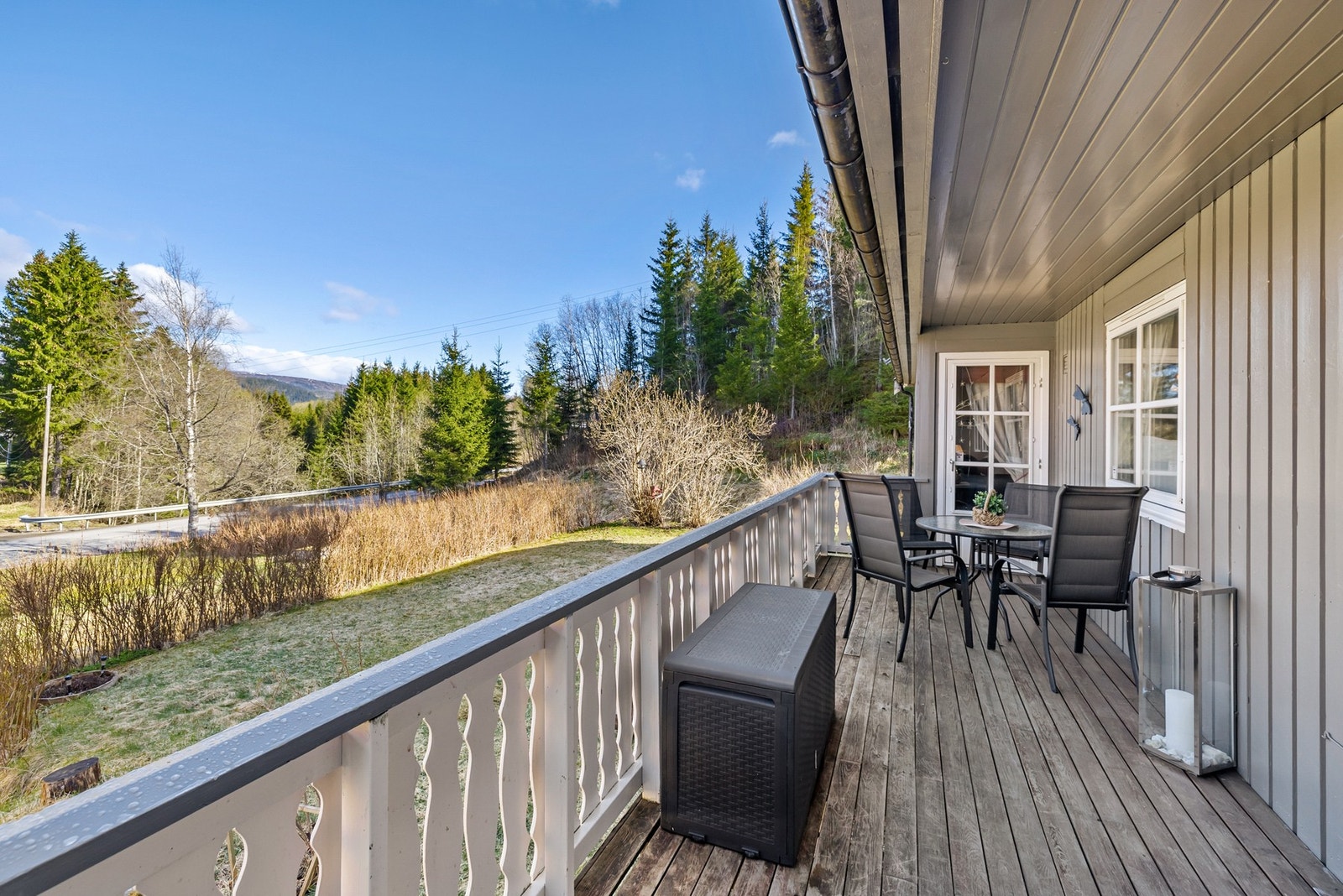 Avstand til Skage er ca. 5 km og til Overhalla ca. 5,5 km. Galleribilde