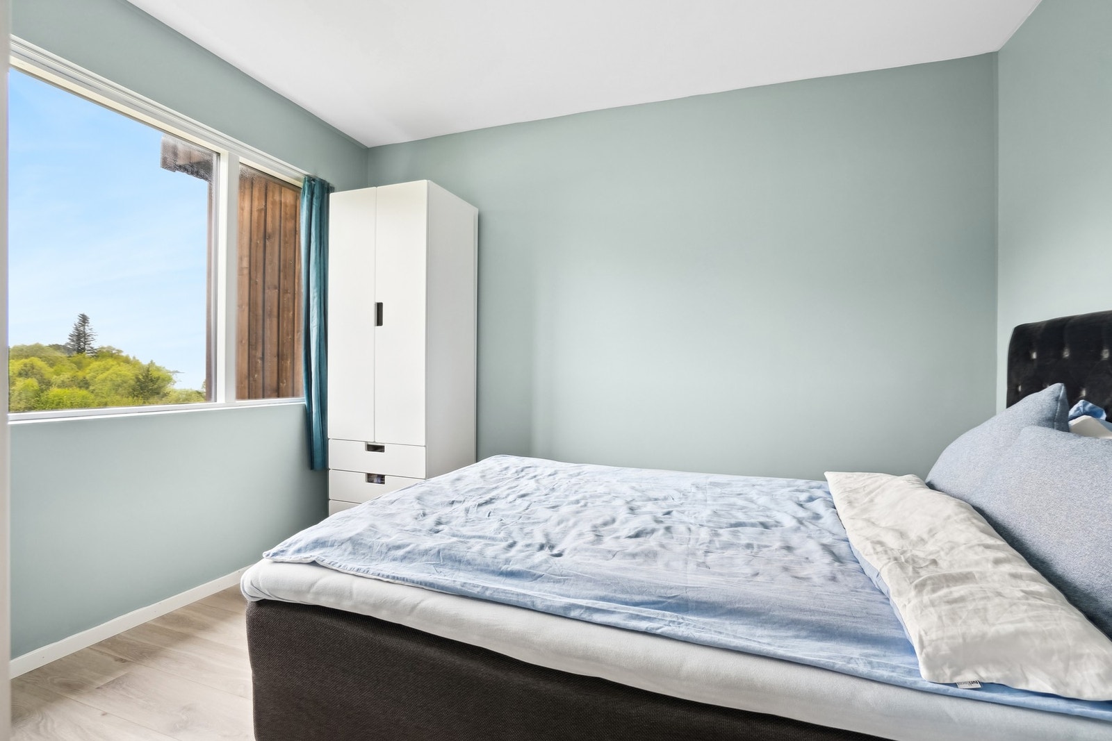 Soverom nummer to er av god størrelse. Galleribilde