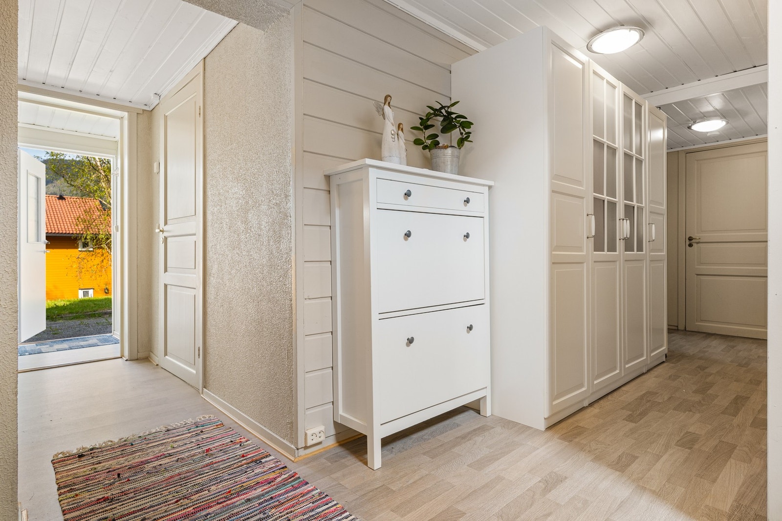 Lys gang med gulvvarme Galleribilde