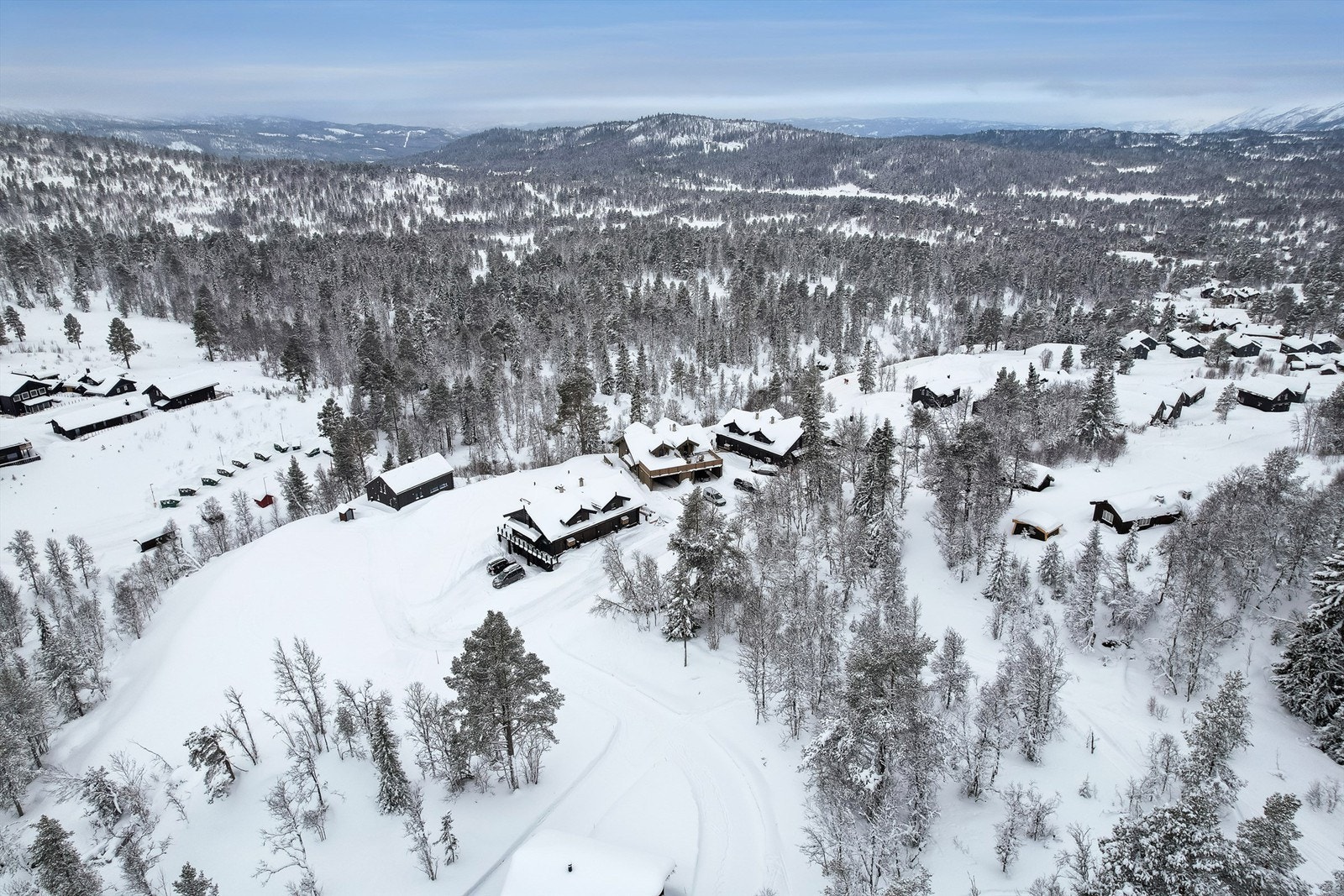 Eiendommen ligger i blindvei uten gjennomgangstrafikk Galleribilde