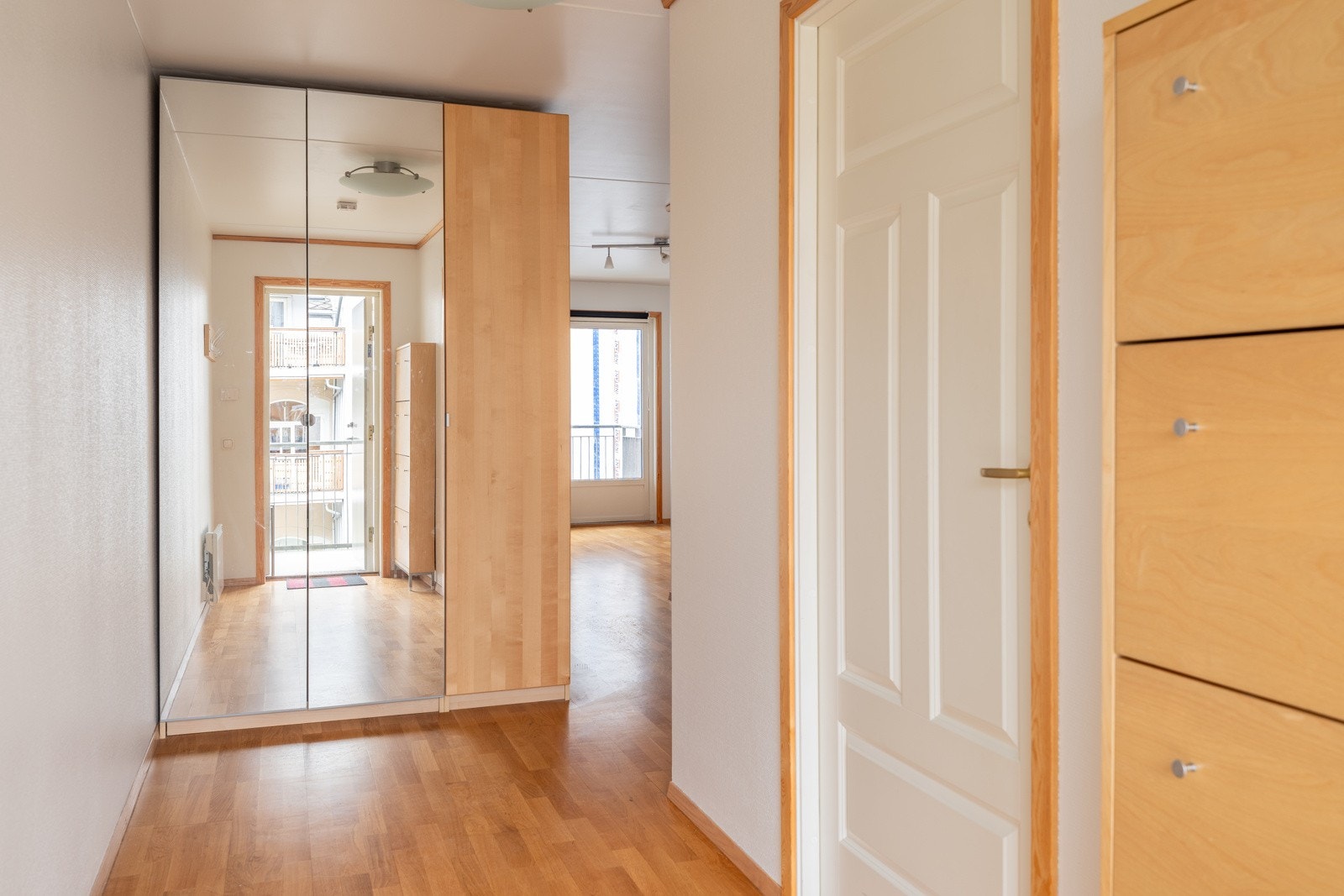 Buran/Lademoen anses som et område som er i god vekst, særlig pga. nevnt omlegging av miljøgate i innherredsveien og trafikk i tilegg til utbyggningen som skjer på Lade. Galleribilde