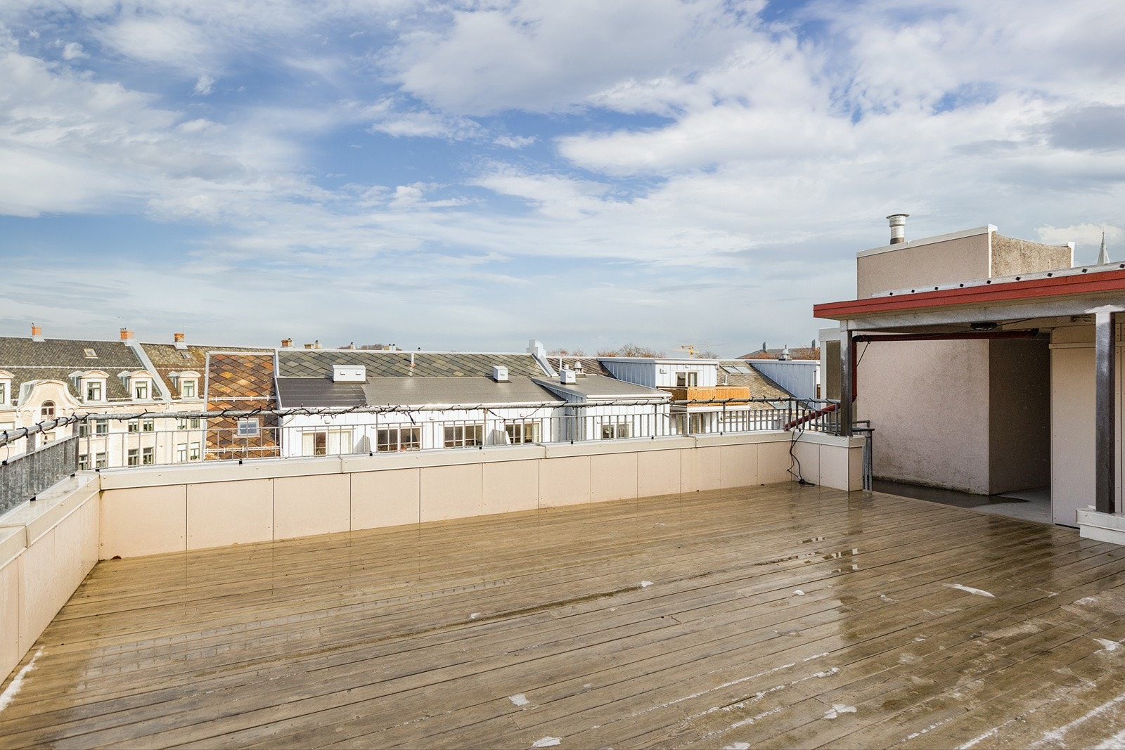 Sameiet disponerer stor felles takterrasse som er av fri benyttelse når man ønsker. Galleribilde