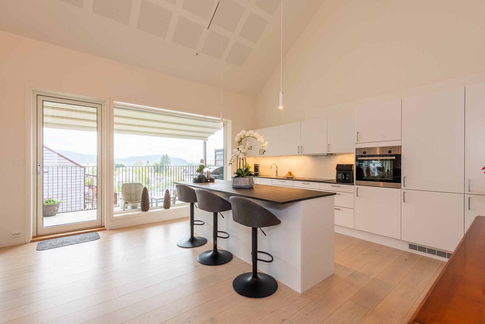 Her har man også tilgang til balkongen til leiligheten. Galleribilde