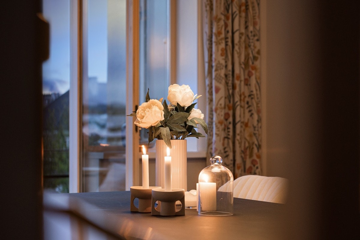 Det er noe eget med levende lys på kveldstid. Galleribilde